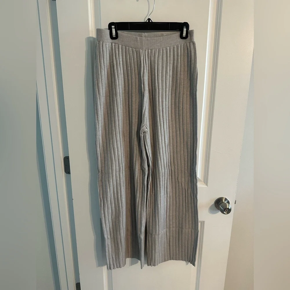 Gray Ribbed Sweater Set - Picture 3 of 3